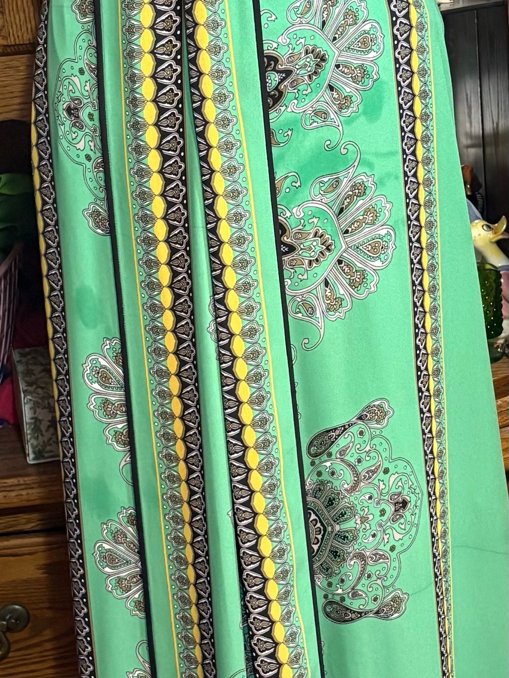 BCBGMAXAZRIA Arlenis green paisley halter maxi dress vibrant green 6 - Picture 7 of 13